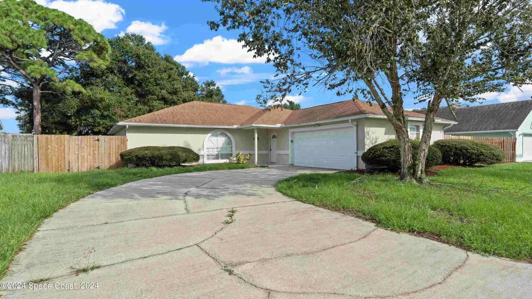 814 Kara CIR, Rockledge, FL 32955