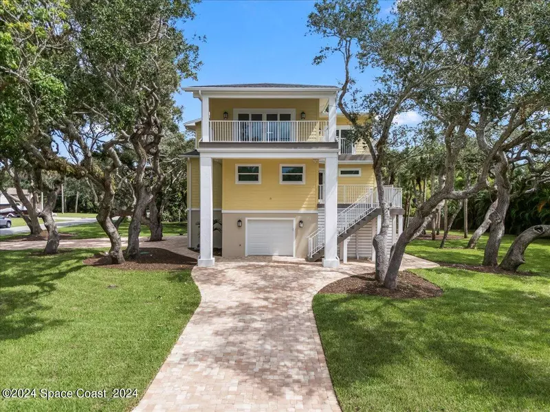 5835 Riverside DR, Melbourne Beach, FL 32951