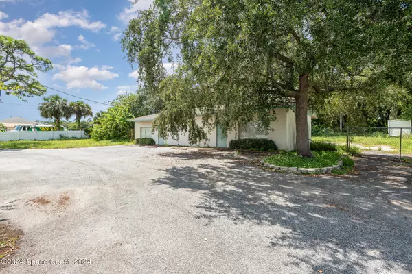 Titusville, FL 32780,1228 S Hopkins AVE W