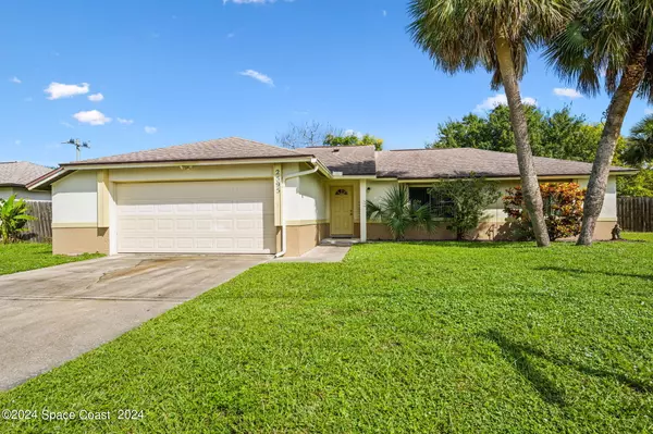 2595 Raintree Lake CIR, Merritt Island, FL 32953