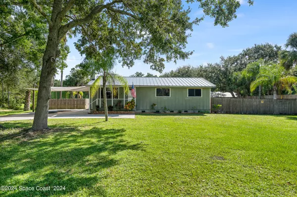 9633 Honeysuckle DR, Sebastian, FL 32976