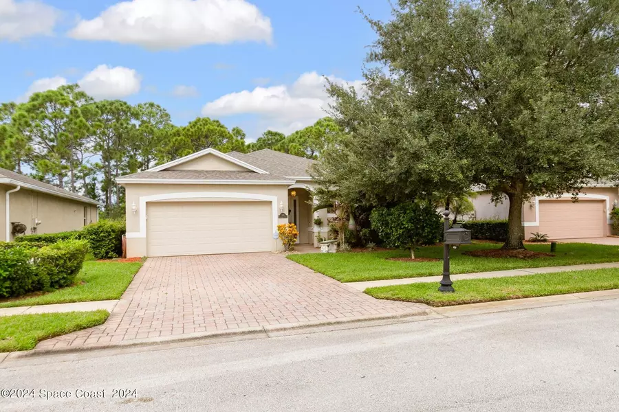 565 Gardendale CIR SE, Palm Bay, FL 32909