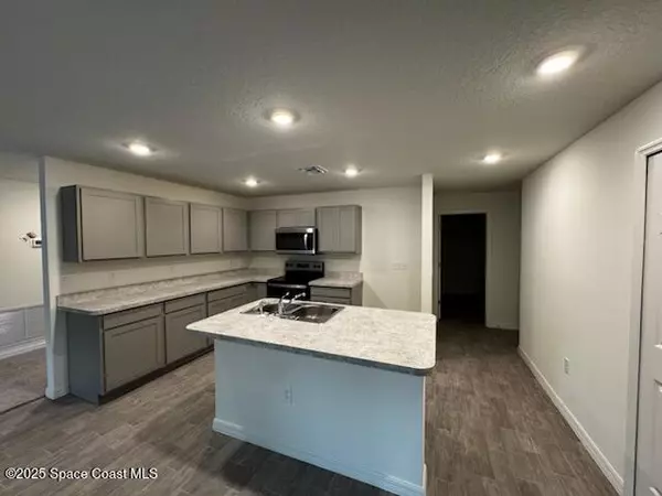 Palm Bay, FL 32909,929 Palo Alto ST SE