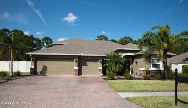 680 Easton Forest CIR SE, Palm Bay, FL 32909