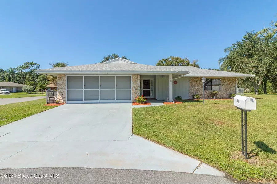 752 Samuel Chase LN, Melbourne, FL 32904