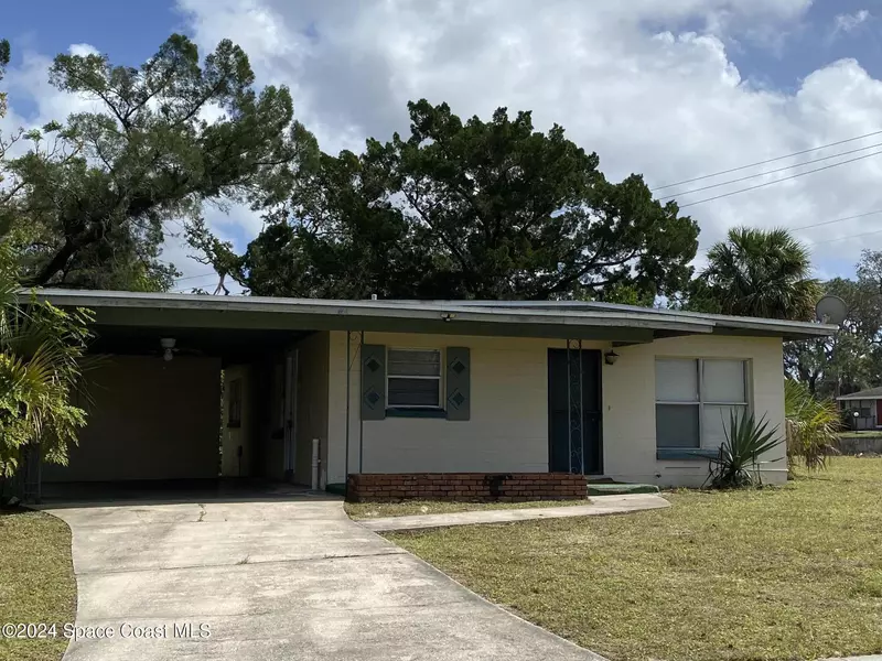 1041 Tudor LN, Titusville, FL 32780