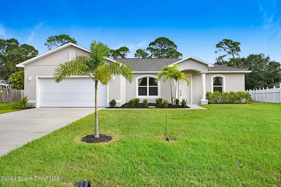 1045 Festivo LN NE, Palm Bay, FL 32907