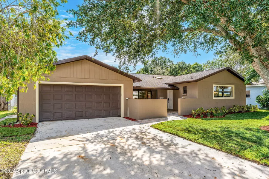 987 Nicklaus DR, Rockledge, FL 32955