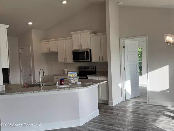 Palm Bay, FL 32909,930 San Filippo DR SE
