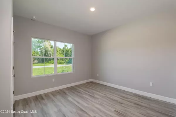 Palm Bay, FL 32909,547 Ladyslipper ST