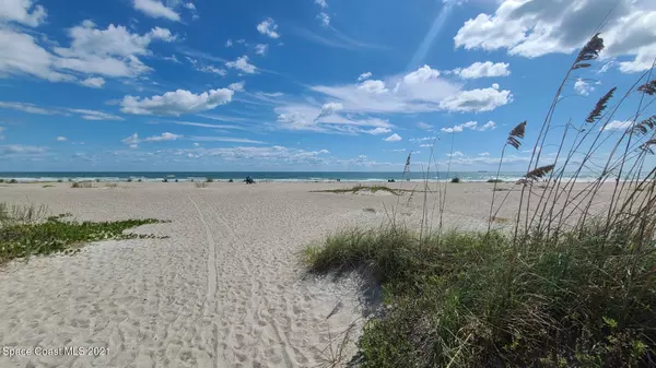 Cape Canaveral, FL 32920,522 Beach Park LN #220