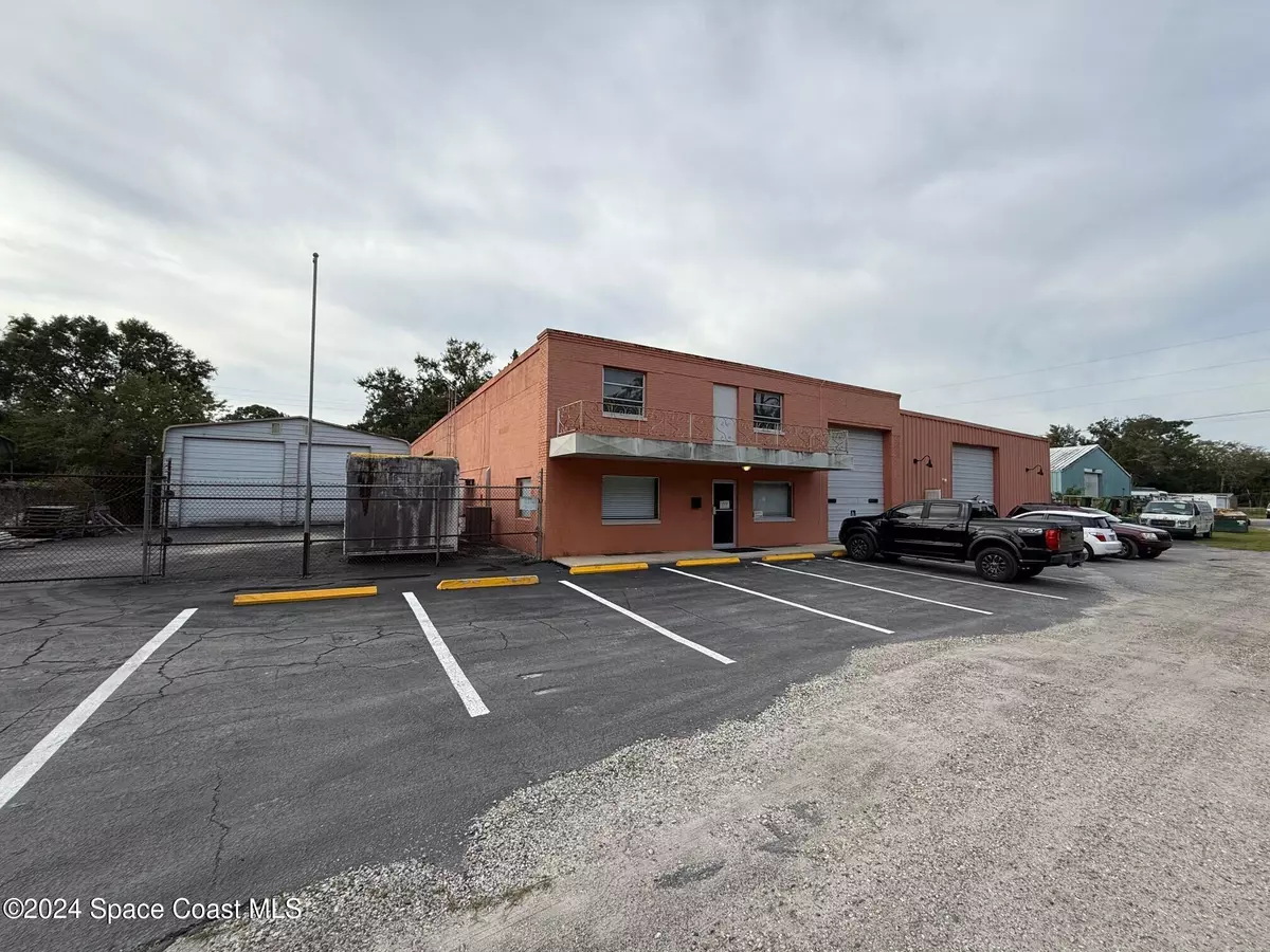 Titusville, FL 32796,2075-2095 Silver Star RD