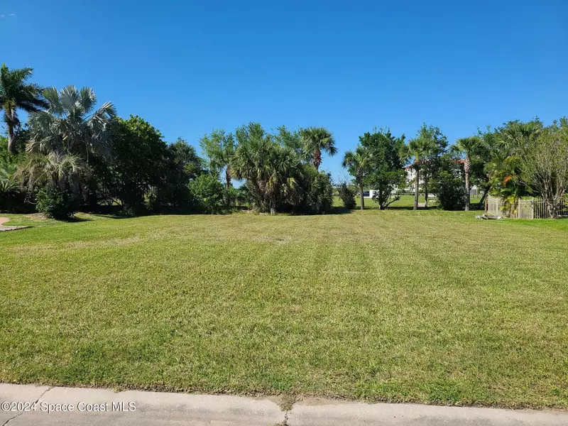 806 W Central BLVD, Cape Canaveral, FL 32920