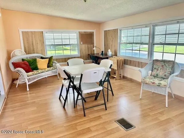 Barefoot Bay, FL 32976,1130 Navajo DR