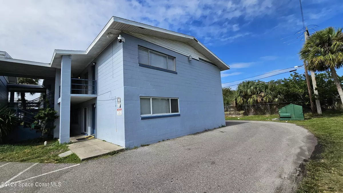 Merritt Island, FL 32953,140 Minna LN #107