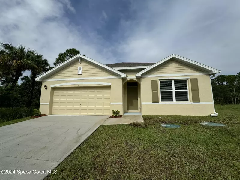 527 Scarsdale ST, Palm Bay, FL 32908