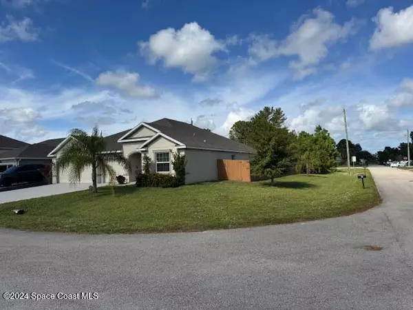 791 Montrose ST SE, Palm Bay, FL 32909