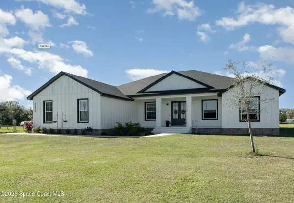 5270 Dixie Way, Mims, FL 32754