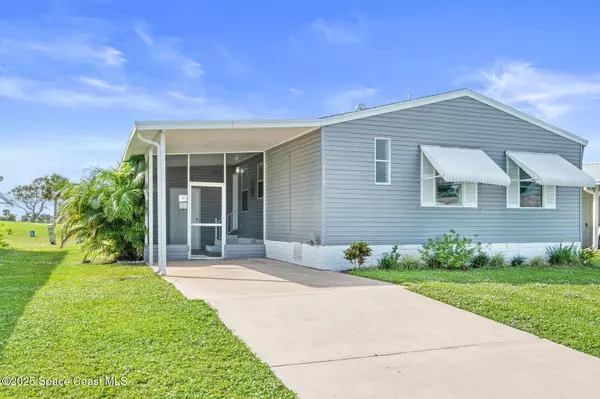 1039 Royal Palm DR, Barefoot Bay, FL 32976