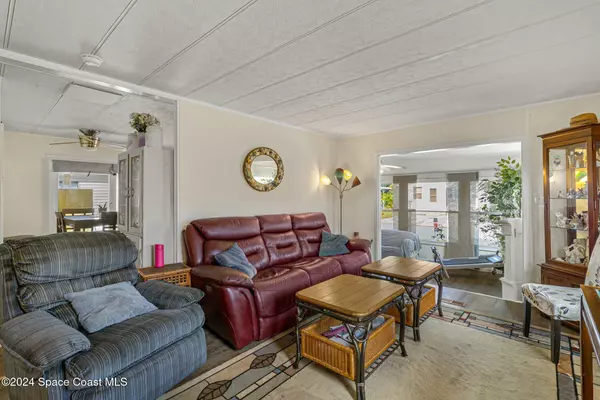 Barefoot Bay, FL 32976,921 Laurel CIR