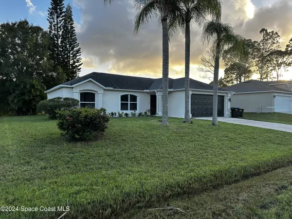 1060 Altamira ST NW, Palm Bay, FL 32907