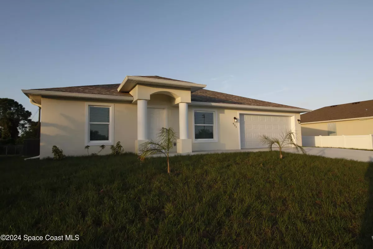 Palm Bay, FL 32909,931 Hutchins ST SE