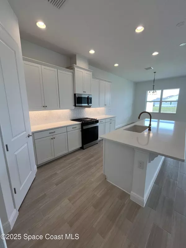 Melbourne, FL 32940,3038 Pangea CIR