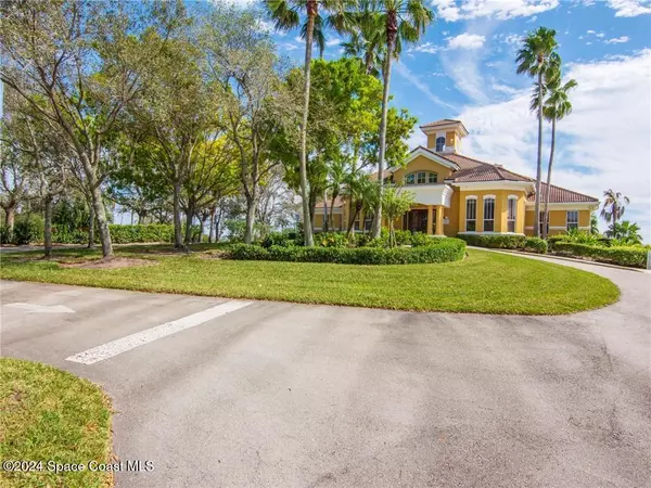 Vero Beach, FL 32967,5050 Fairways CIR #306