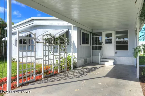 Barefoot Bay, FL 32976,902 Cashew CIR