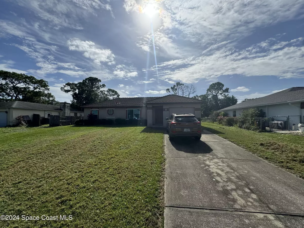 Palm Bay, FL 32909,454 Vin Rose CIR SE