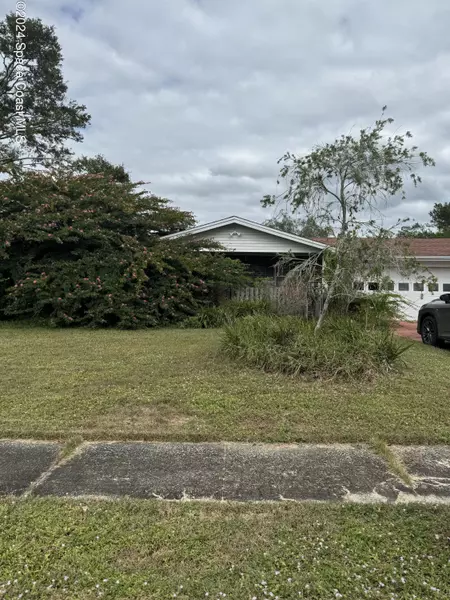 2740 Hillcrest AVE, Titusville, FL 32796