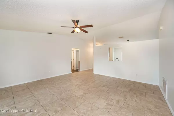 Melbourne, FL 32901,637 Sandpiper CIR