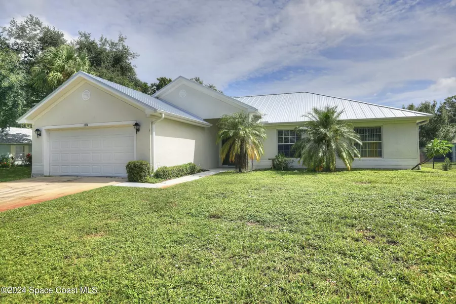 1334 Dewitt LN, Sebastian, FL 32958