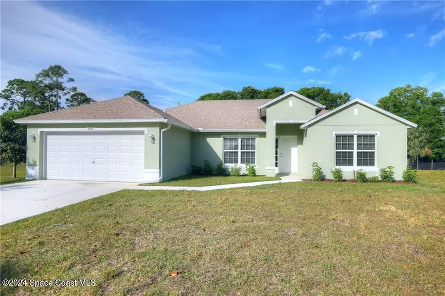 8165 104th CT, Vero Beach, FL 32967