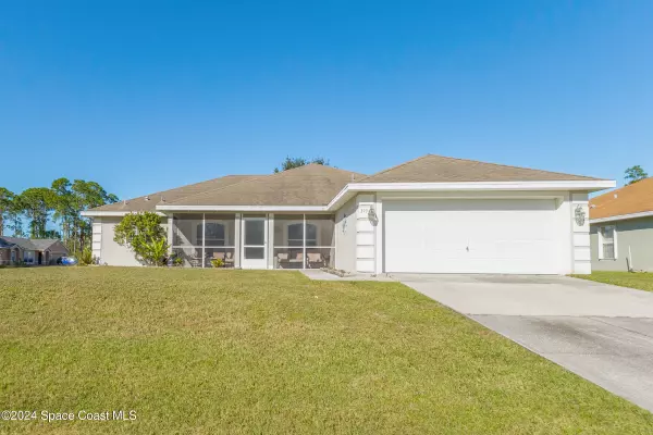 393 Fitchburg ST SW, Palm Bay, FL 32908