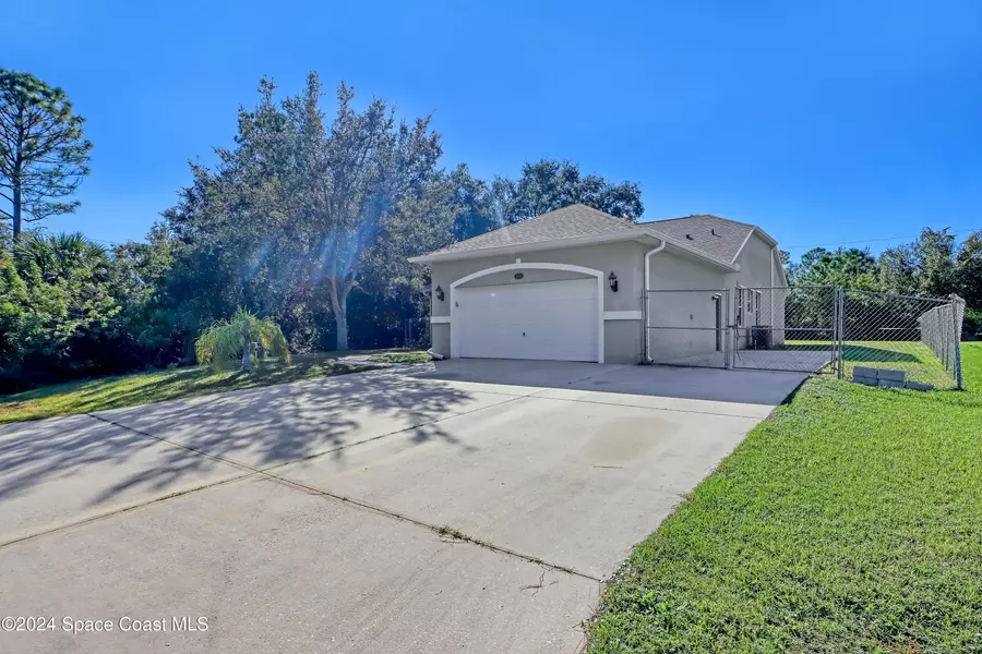 3194 Tropical CIR SE, Palm Bay, FL 32909