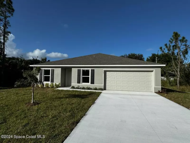 561 Halkett ST SW, Palm Bay, FL 32908