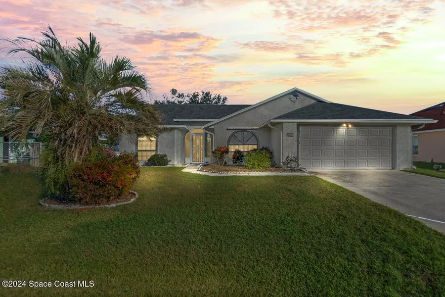 1647 Capistrano AVE NW, Palm Bay, FL 32907