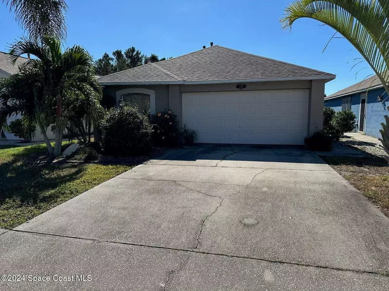 2090 Redwood CIR NE, Palm Bay, FL 32905