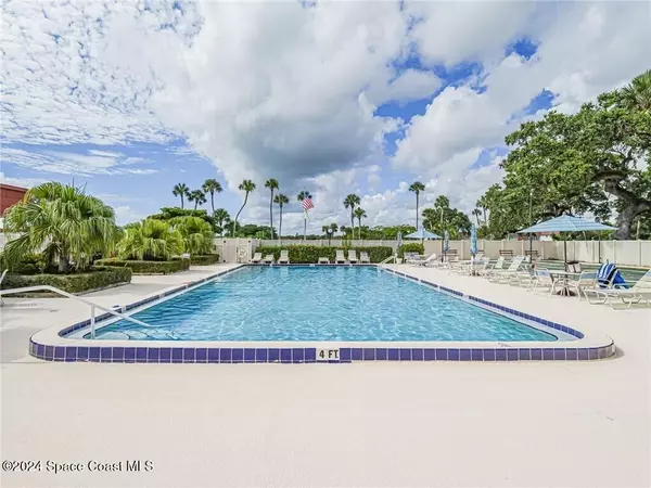 Vero Beach, FL 32962,28 Pine Arbor LN #206