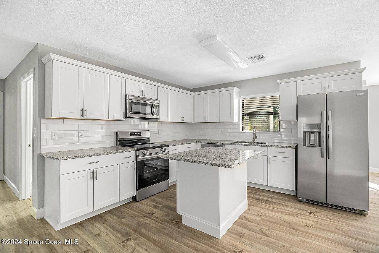 Sebastian, FL 32958,631 Ellingsen AVE