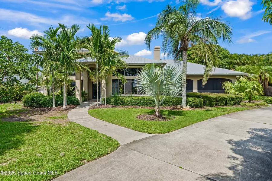 10910 S Tropical TRL, Merritt Island, FL 32952
