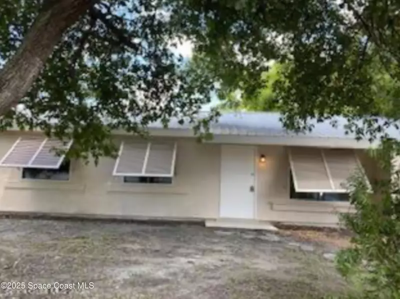 2081 Algeria ST NE, Palm Bay, FL 32905