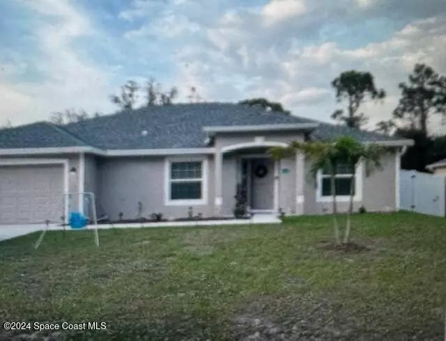 559 Rembrandt ST SE, Palm Bay, FL 32909