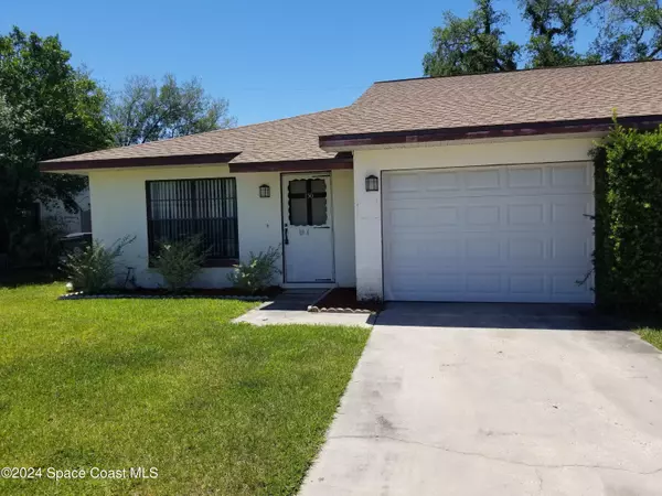 130 W Towne Pl, Titusville, FL 32796