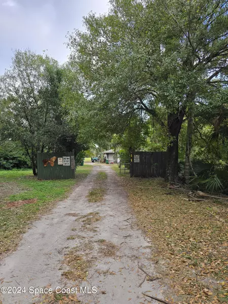 0000 Fleming Grant RD, Micco, FL 32976