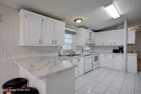 Barefoot Bay, FL 32976,908 Bougainvillea CIR