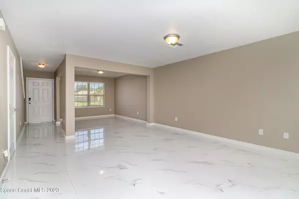 Palm Bay, FL 32909,946 Aurelia AVE SE