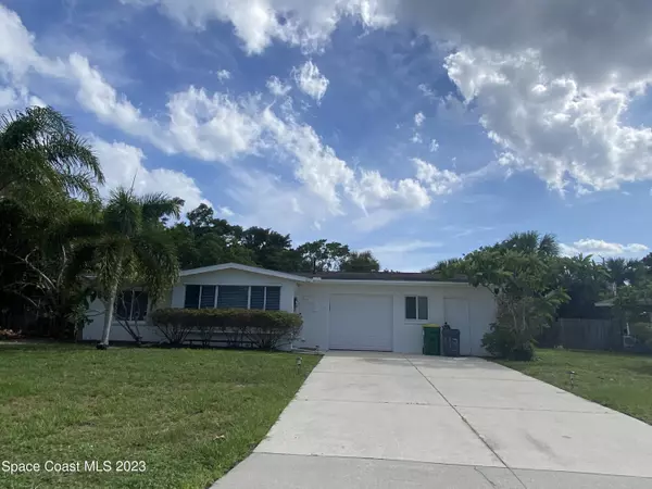 113 E Gadsden LN, Cocoa Beach, FL 32931