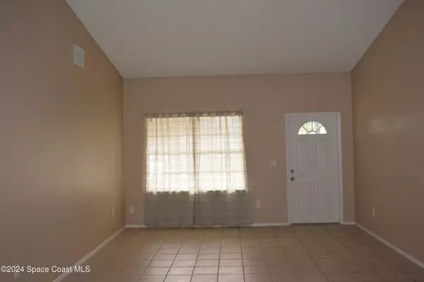 Palm Bay, FL 32909,541 Londonderry CIR SE